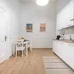 Iole Apartment
