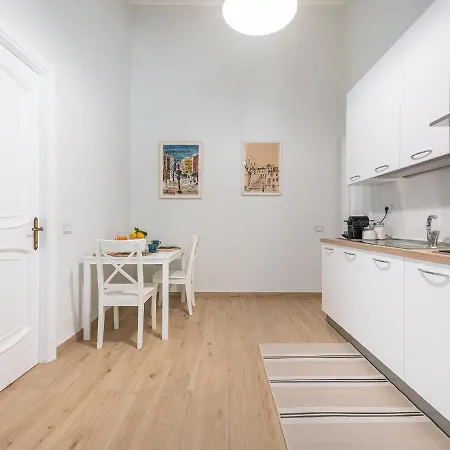 Iole Apartman