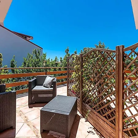 Iole Apartman *