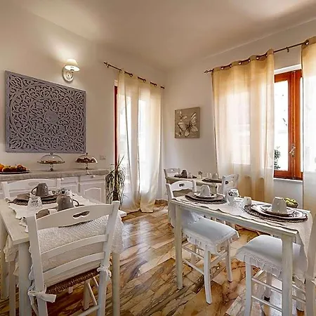 Iole Apartman